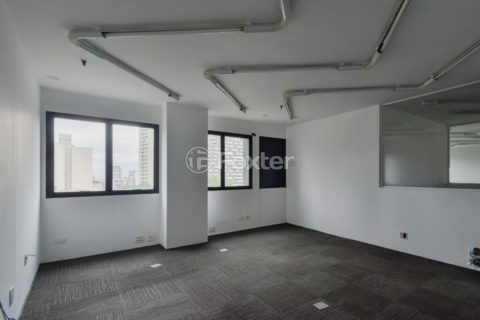 Image 17 - 1036343