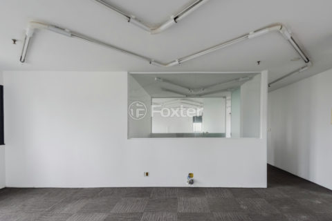 Image 21 - 1036343