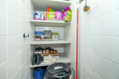 Image 20 - 1036360