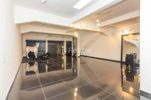 Image 21 - 1036379