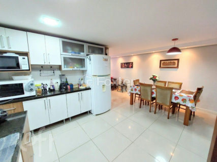 Image 6 - 1036393