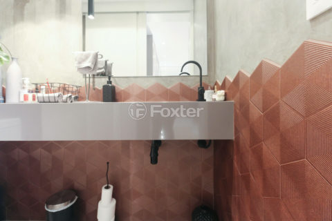 Image 40 - 1036483
