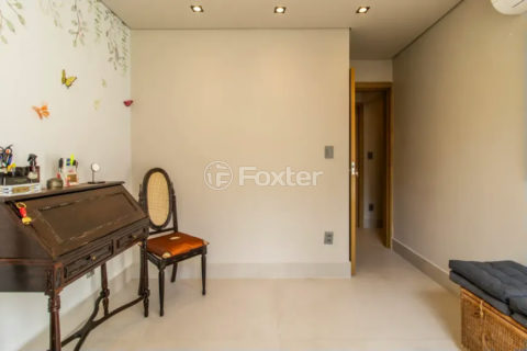 Image 17 - 1036550
