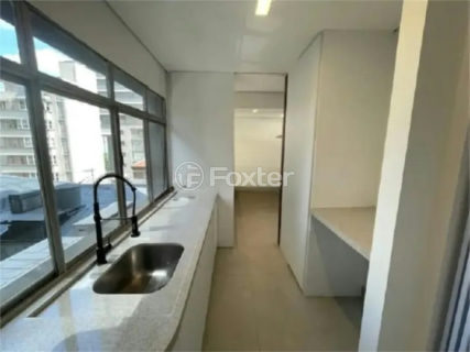 Image 7 - 1036657