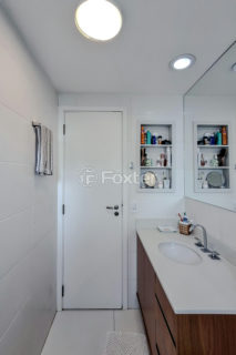 Image 21 - 1036665