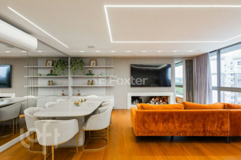 Image 2 - 1036681