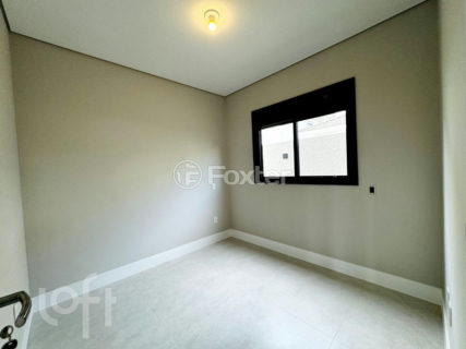 Image 22 - 1036696