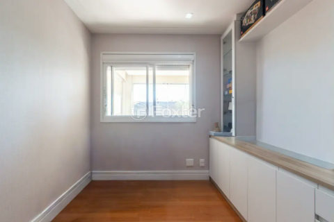 Image 37 - 1036697