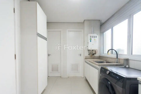 Image 44 - 1036697