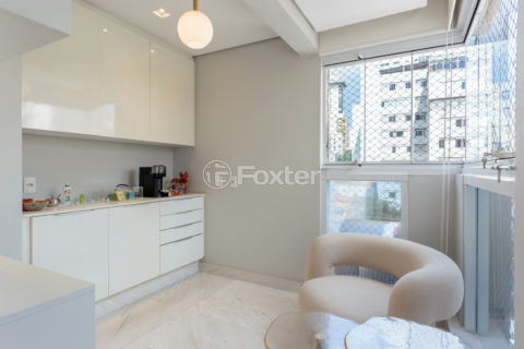 Image 21 - 1036718