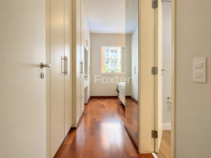 Image 30 - 1036741