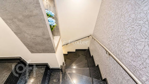 Image 4 - 1036751