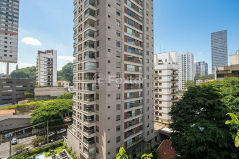 Image 14 - 1036843