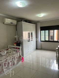 Image 11 - 1036938