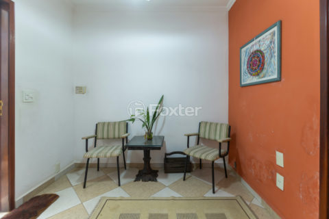 Image 30 - 1037087