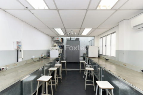 Image 20 - 1037090