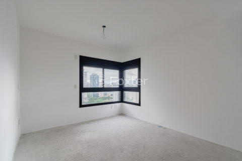Image 31 - 1037095
