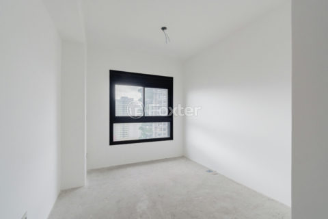 Image 22 - 1037095
