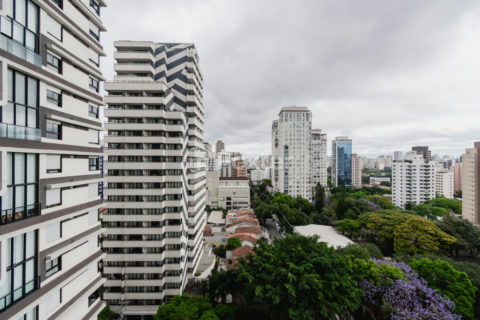 Image 19 - 1037095