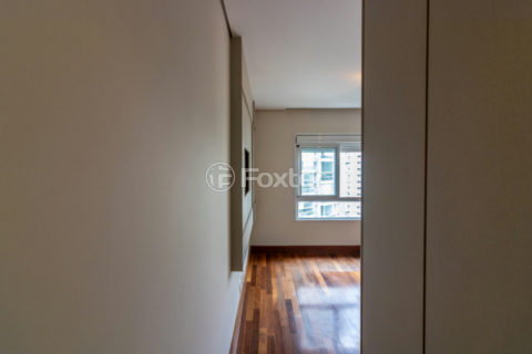 Image 31 - 1037097