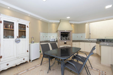 Image 29 - 1037100