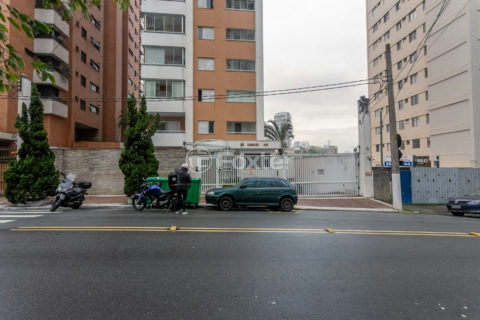 Image 44 - 1037103