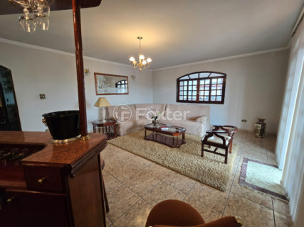 Image 35 - 1037105