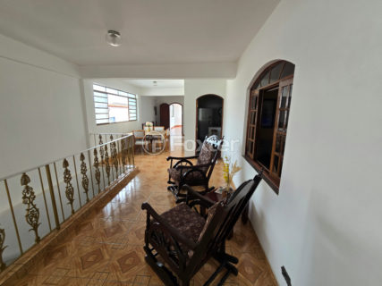 Image 9 - 1037105