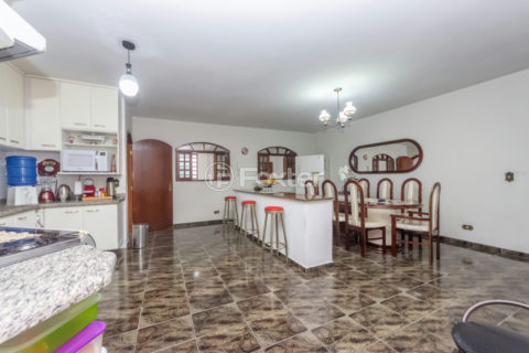 Image 70 - 1037105