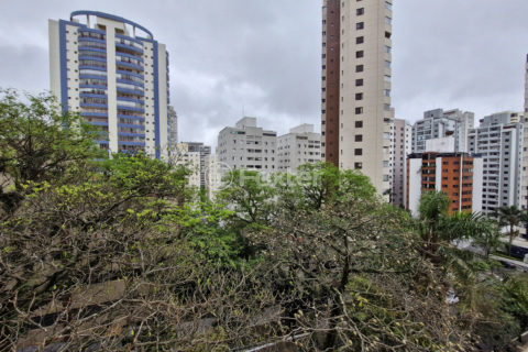 Image 32 - 1037109