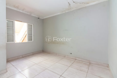 Image 32 - 1037112