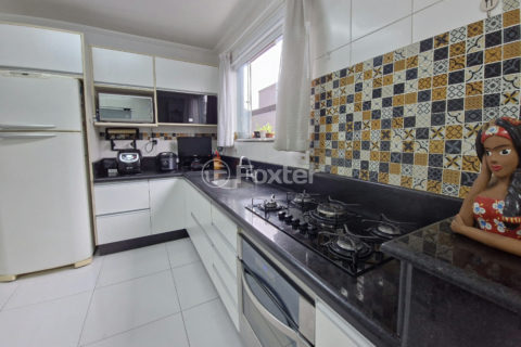 Image 32 - 1037119