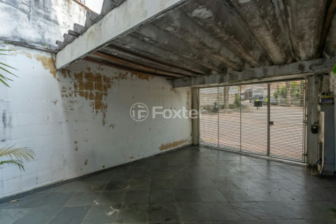 Image 17 - 1037122