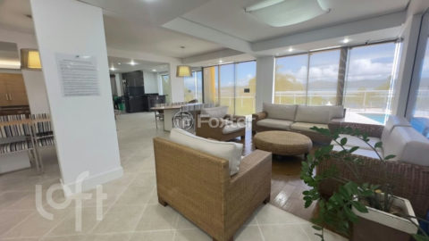 Image 33 - 1037143