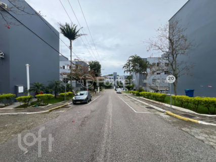 Image 16 - 1037162