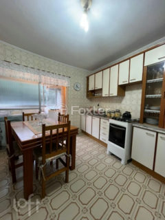 Image 20 - 1037201