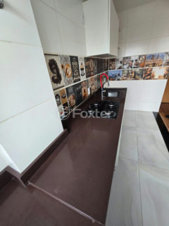 Image 10 - 1037215