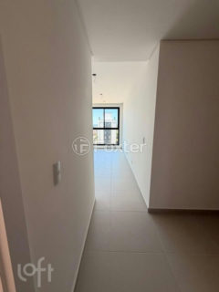 Image 4 - 1037225