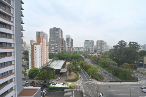 Image 21 - 1037227