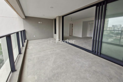 Image 24 - 1037240