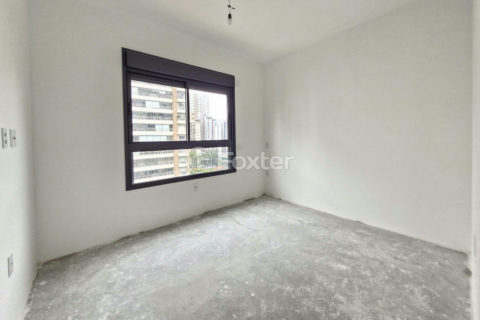 Image 19 - 1037240