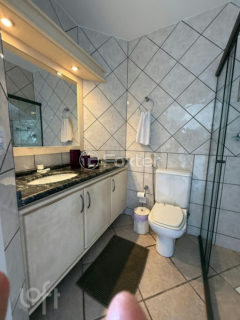Image 35 - 1037249