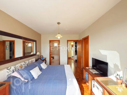 Image 38 - 1037256