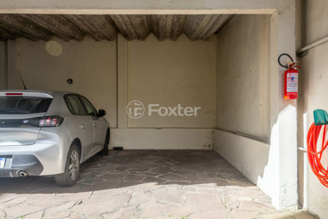 Image 24 - 1037259