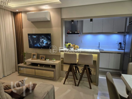 Image 40 - 1037262
