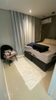 Image 4 - 1037307