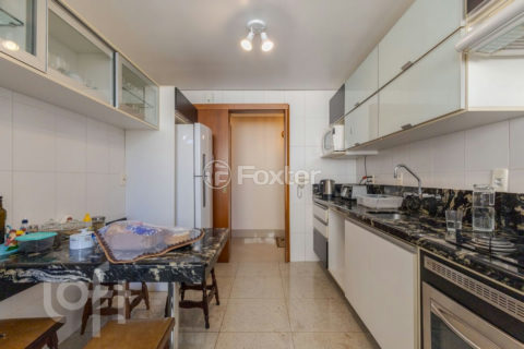 Image 7 - 1037309