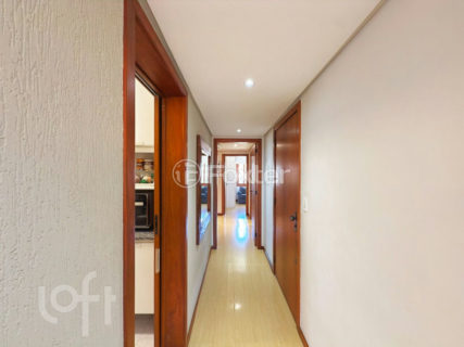 Image 21 - 1037311