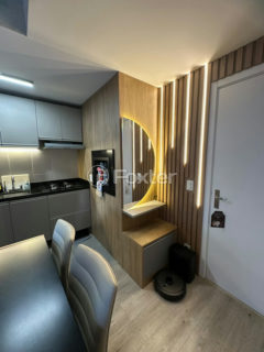 Image 6 - 1037313