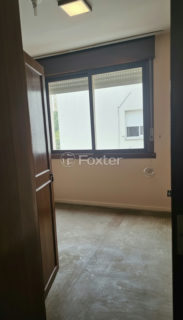 Image 4 - 1037315